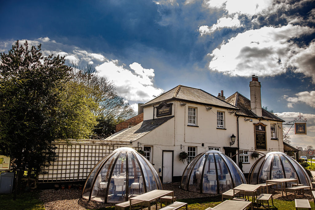 Dining Pods at The Cricketers